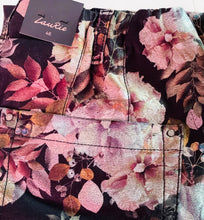 Load image into Gallery viewer, Floral Print 7/8Length Trousers - Laurie