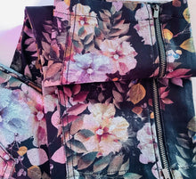 Load image into Gallery viewer, Floral Print 7/8Length Trousers - Laurie