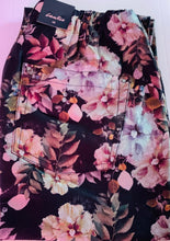 Load image into Gallery viewer, Floral Print 7/8Length Trousers - Laurie