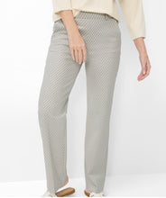 Load image into Gallery viewer, Lillyth Ecru Flared Trousers - Brax
