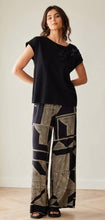 Load image into Gallery viewer, Black T-shirt Flower Detail S26180 - Perruzi

