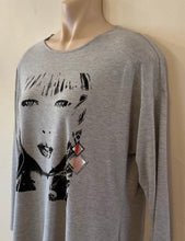 Load image into Gallery viewer, Grey Woman Graphic Top - Paz Torras

