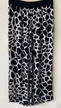 Load image into Gallery viewer, Giraffe Print Trousers - See You
