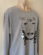 Load image into Gallery viewer, Grey Woman Graphic Top - Paz Torras
