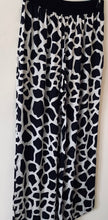 Load image into Gallery viewer, Giraffe Print Trousers - See You
